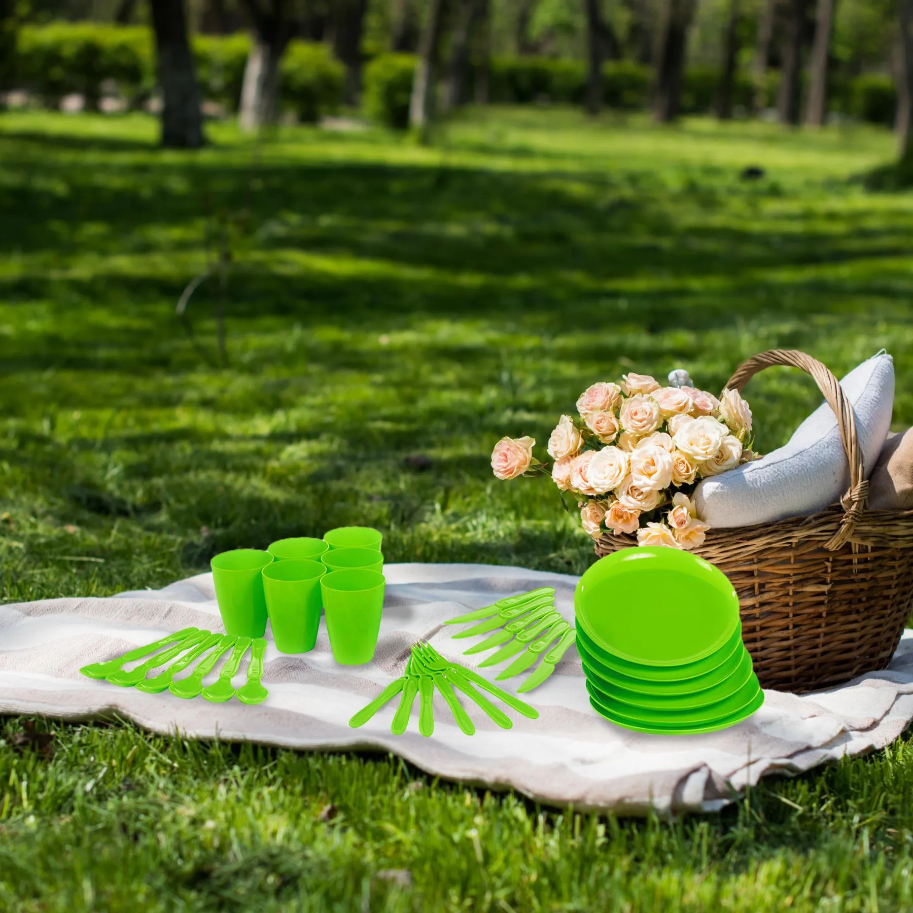 Green Camping Set For Six 31 Pieces