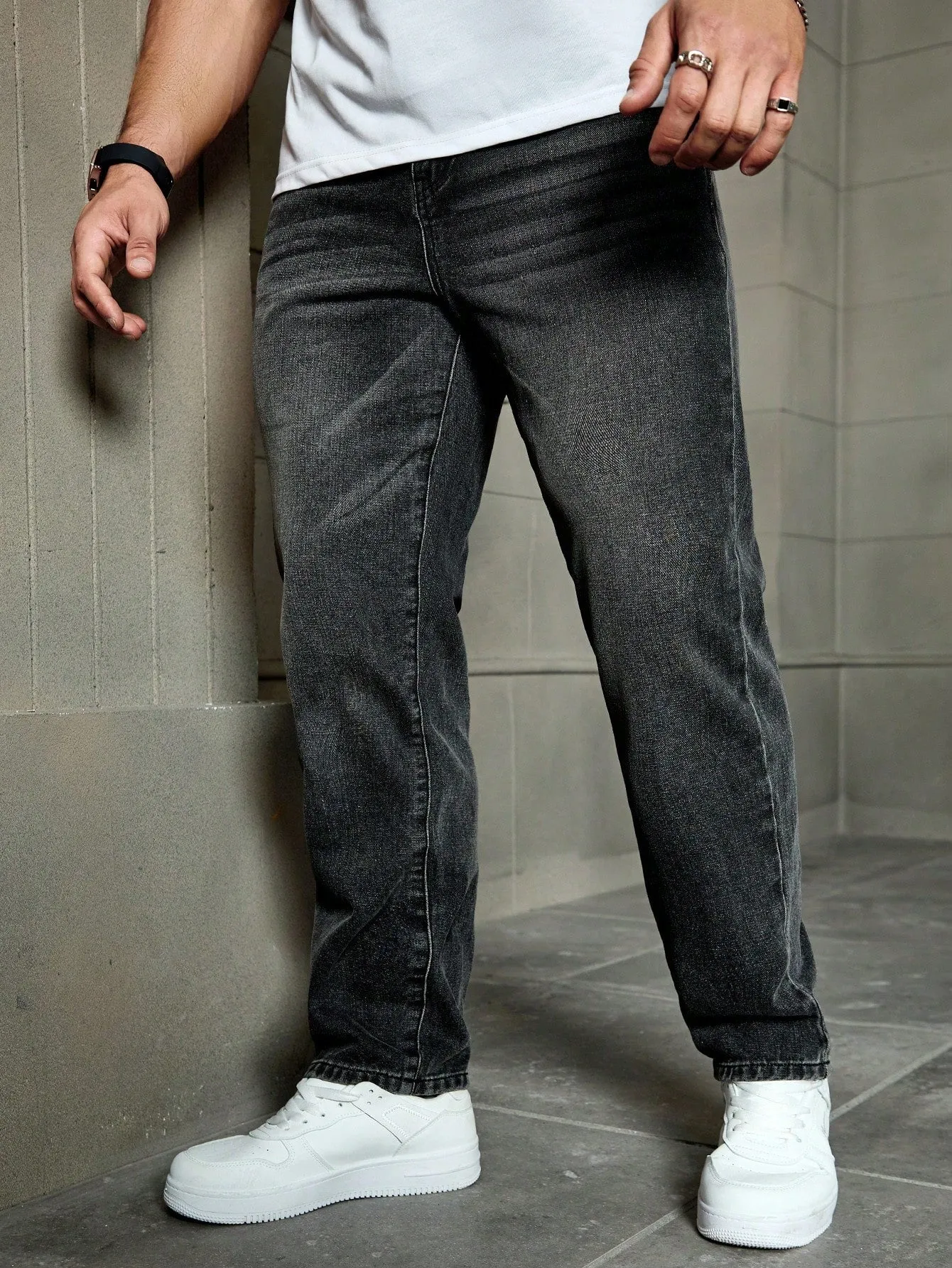 Manfinity RivetRise Men Light Grey Denim Straight Casual Pants