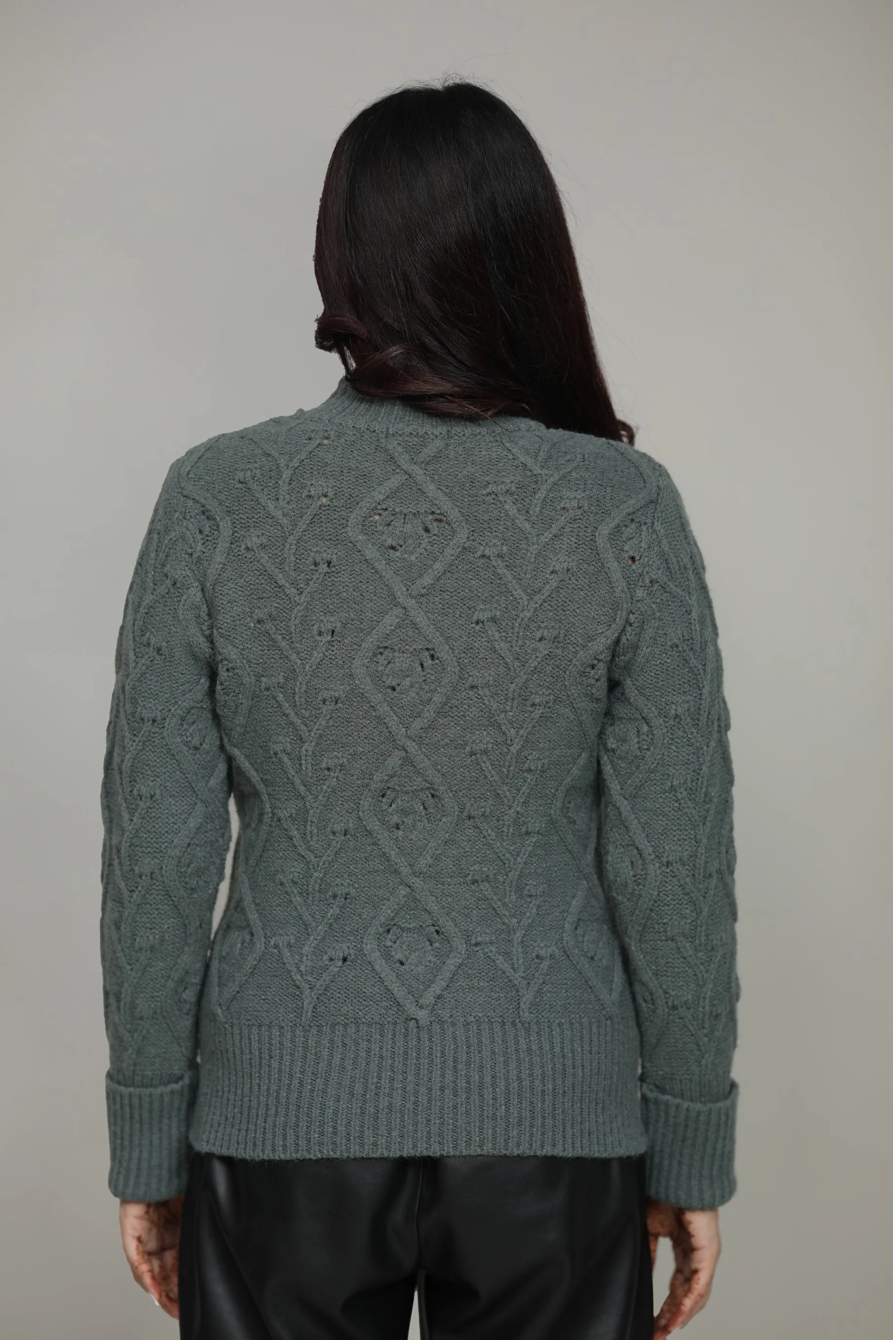 Women Woolen Round Neck Sweater