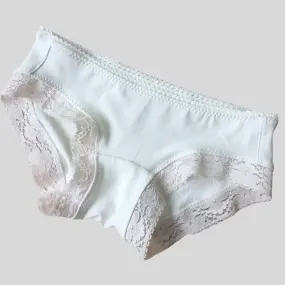 Women's organic hipster with lace trim