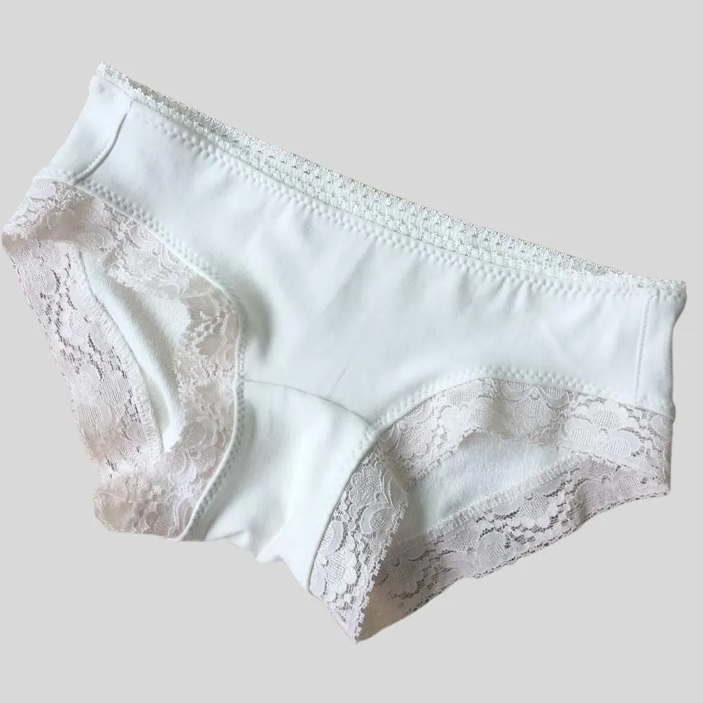 Women's organic hipster with lace trim